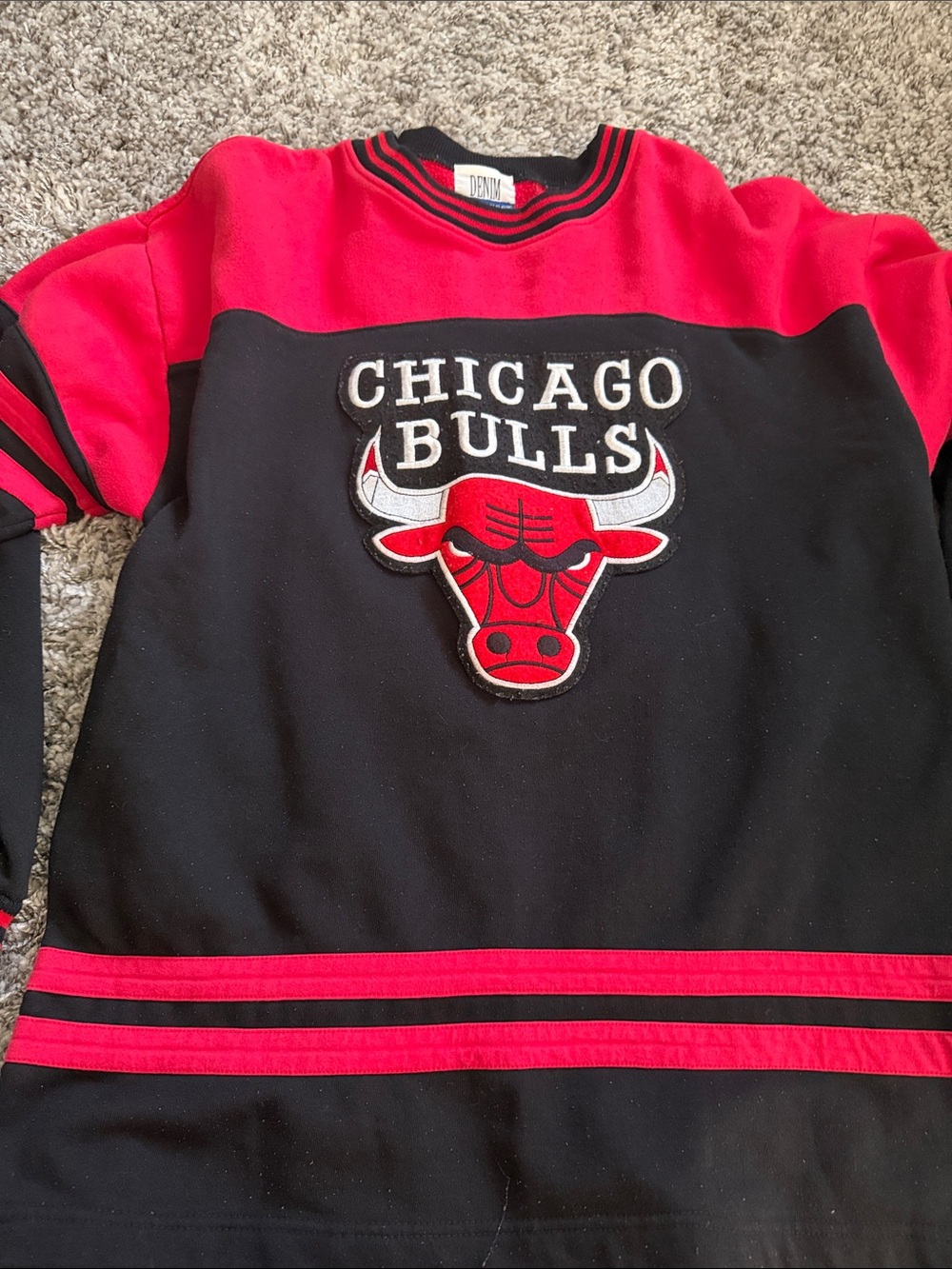 Chicago Bulls Kids Black & Red Logo Sweatshirt -